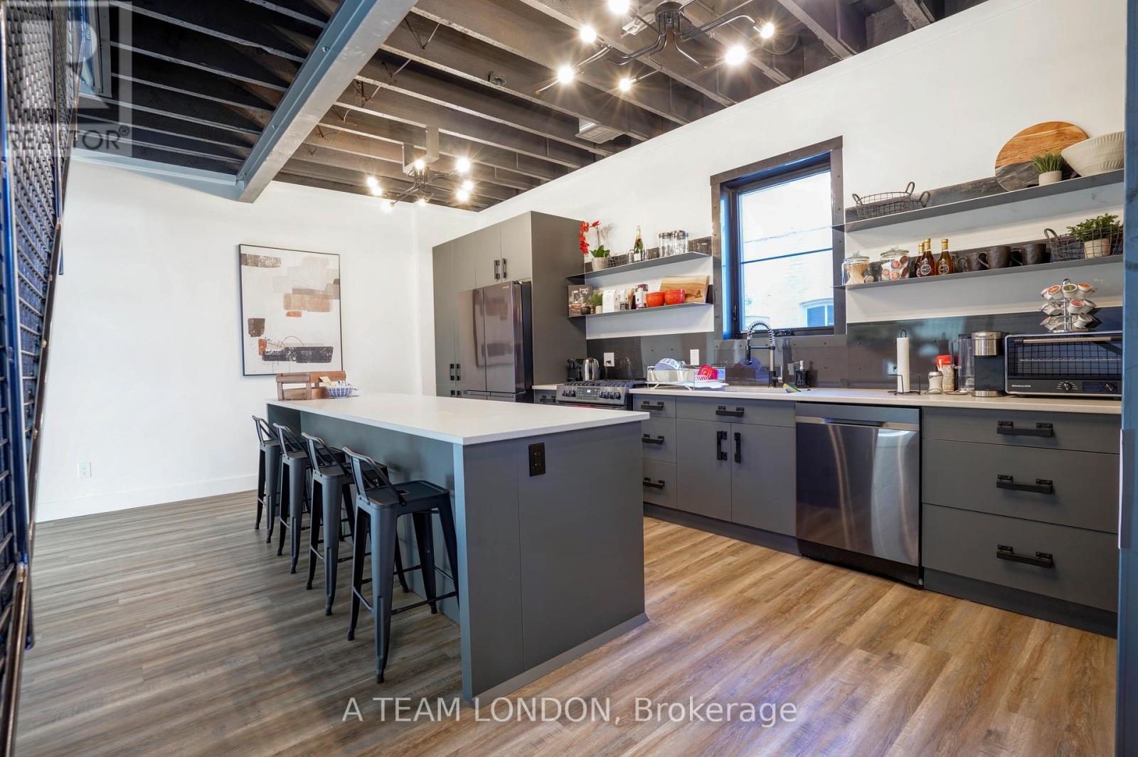 470 Colborne Street, London East, Ontario  N6B 2T3 - Photo 8 - X12597126