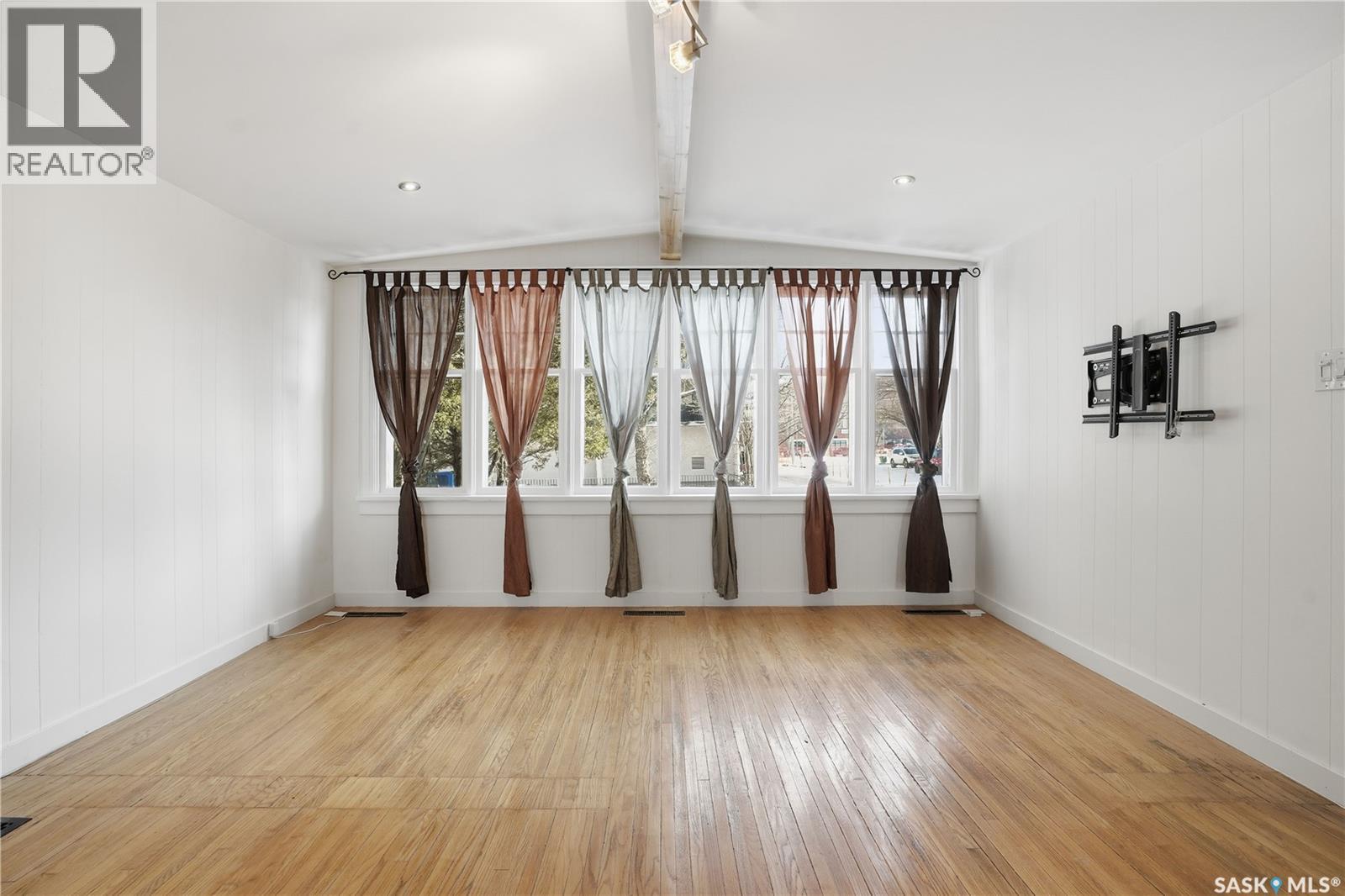 2156 Osler Street, Regina, Saskatchewan  S4P 1W6 - Photo 9 - SK025102