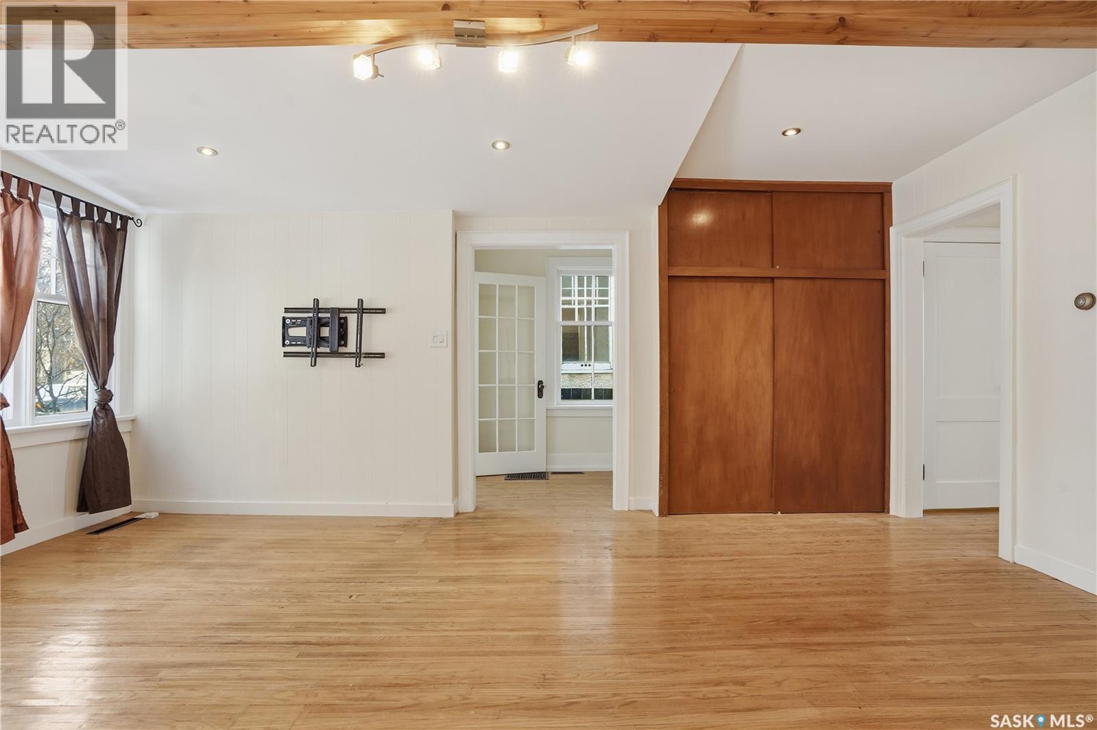 2156 Osler Street, Regina, Saskatchewan  S4P 1W6 - Photo 8 - SK025102