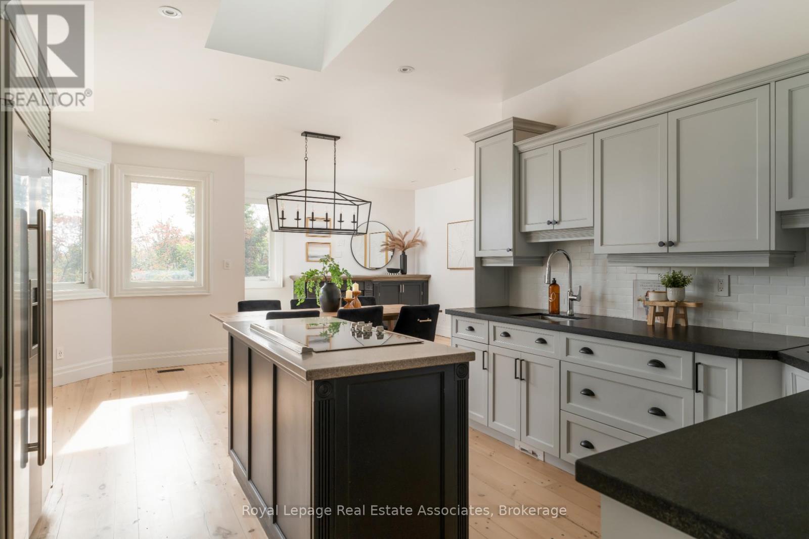 50 Lyonsview Lane, Caledon, Ontario  L7C 1P1 - Photo 9 - W12330251