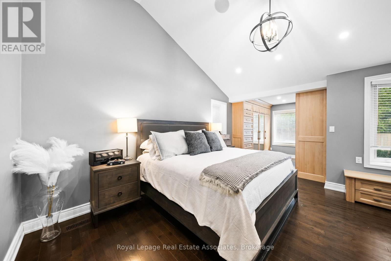 96 Delrex Boulevard, Halton Hills, Ontario  L7G 3X9 - Photo 14 - W12412372