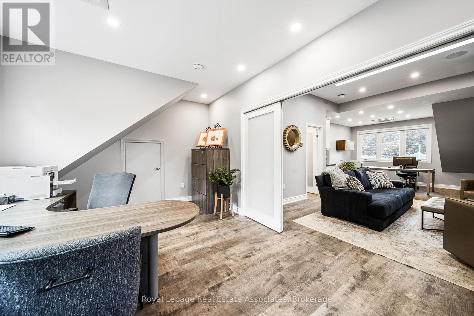 96 Delrex Boulevard, Halton Hills, Ontario  L7G 3X9 - Photo 33 - W12412372