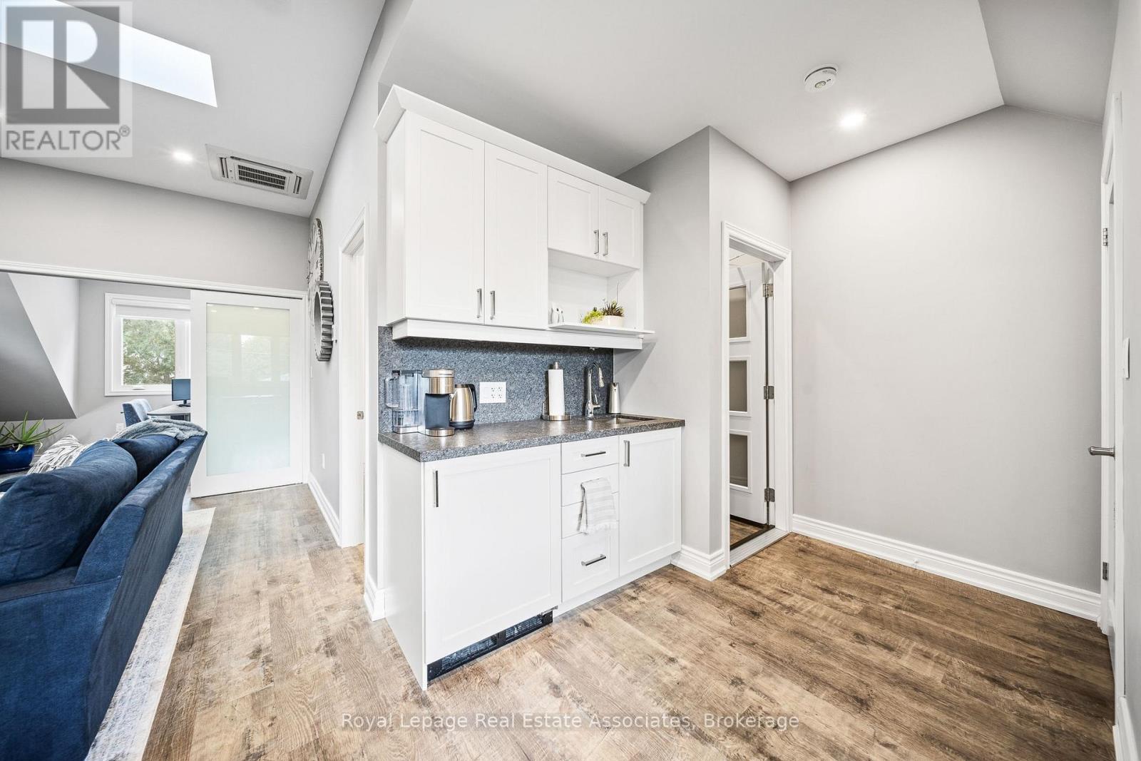 96 Delrex Boulevard, Halton Hills, Ontario  L7G 3X9 - Photo 30 - W12412372