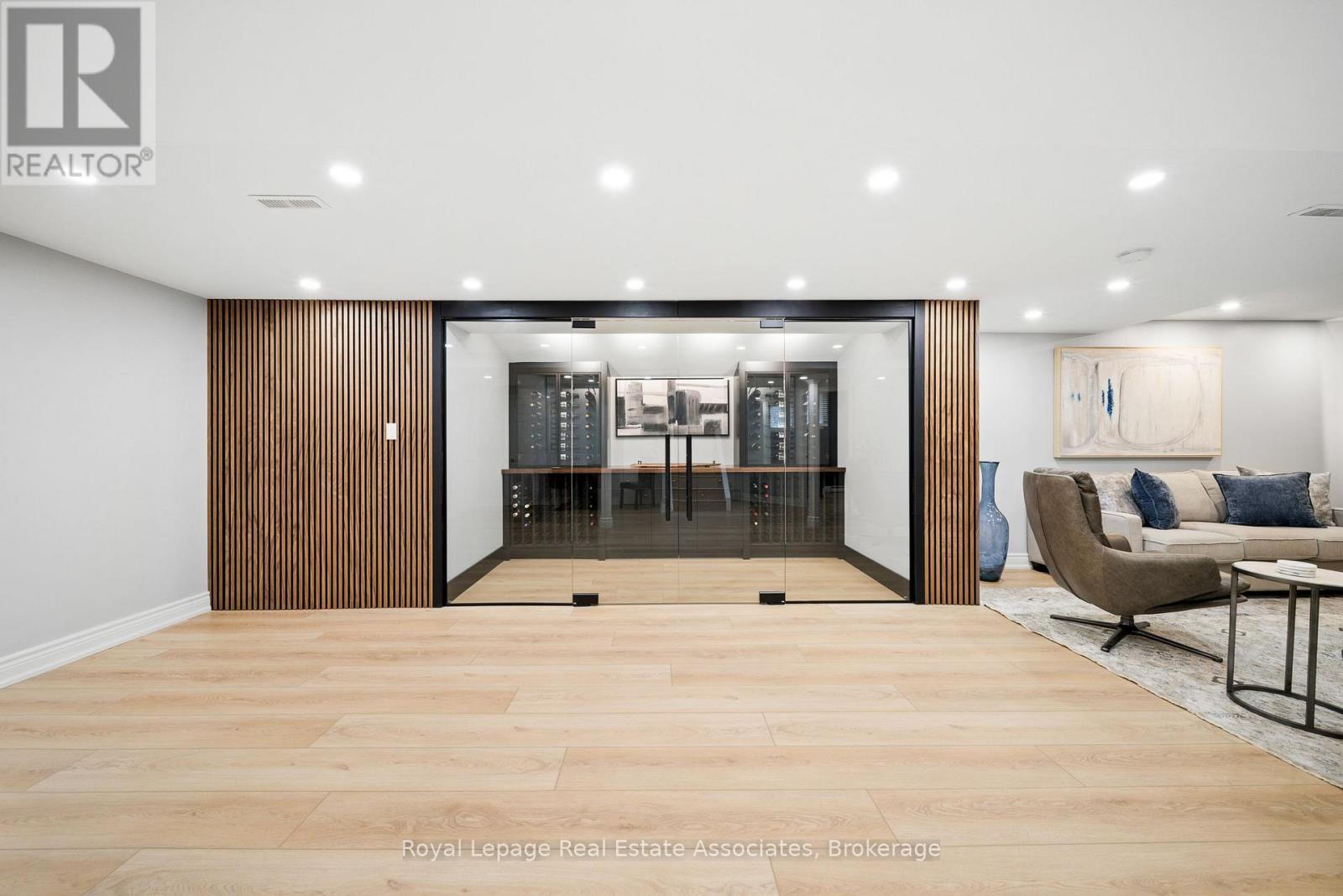 96 Delrex Boulevard, Halton Hills, Ontario  L7G 3X9 - Photo 23 - W12412372