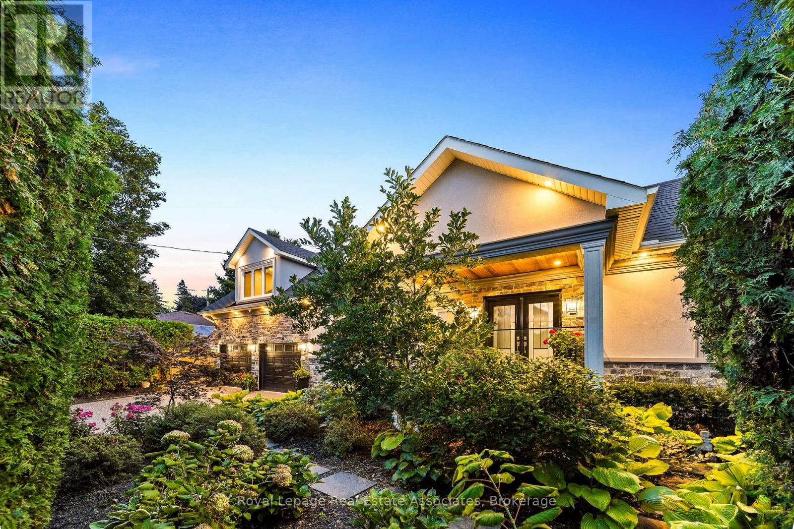 96 Delrex Boulevard, Halton Hills, Ontario  L7G 3X9 - Photo 2 - W12412372