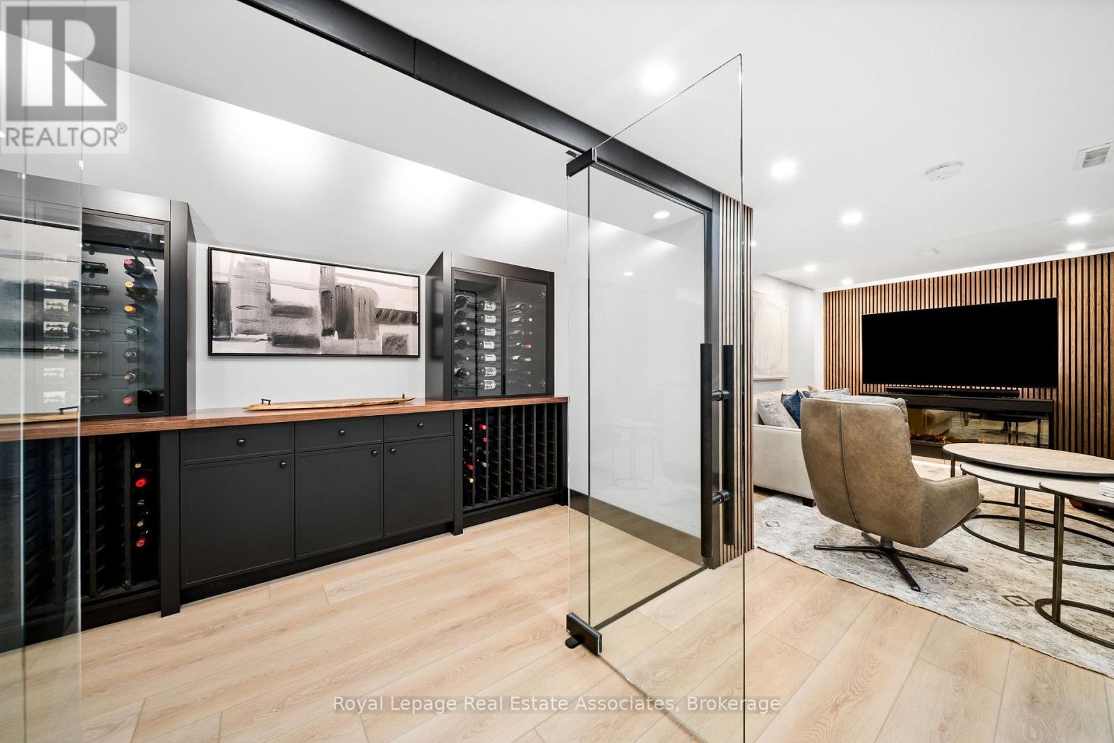 96 Delrex Boulevard, Halton Hills, Ontario  L7G 3X9 - Photo 24 - W12412372