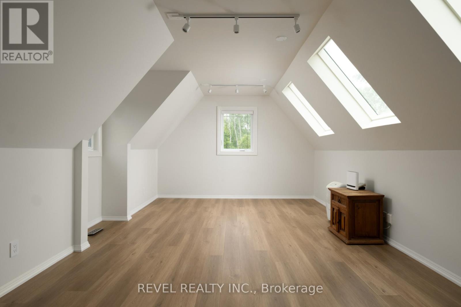 32 Cedar Drive, Caledon, Ontario L7K 1H6 - Photo 38 - W12441199