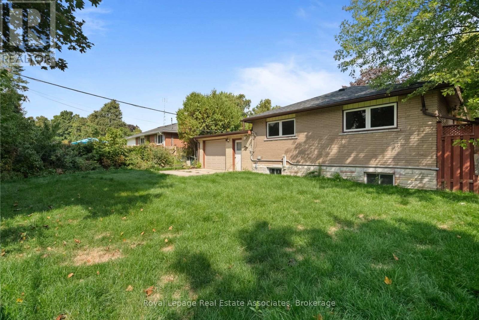 168 Tidey Avenue, Halton Hills, Ontario  L7J 1V6 - Photo 39 - W12428245