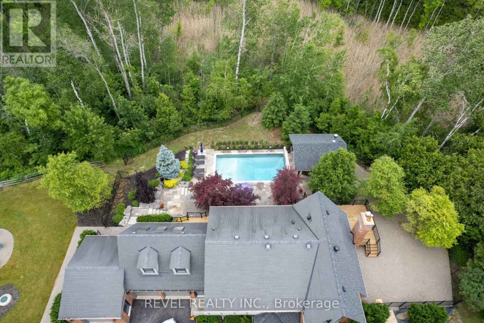32 Cedar Drive, Caledon, Ontario L7K 1H6 - Photo 4 - W12441199