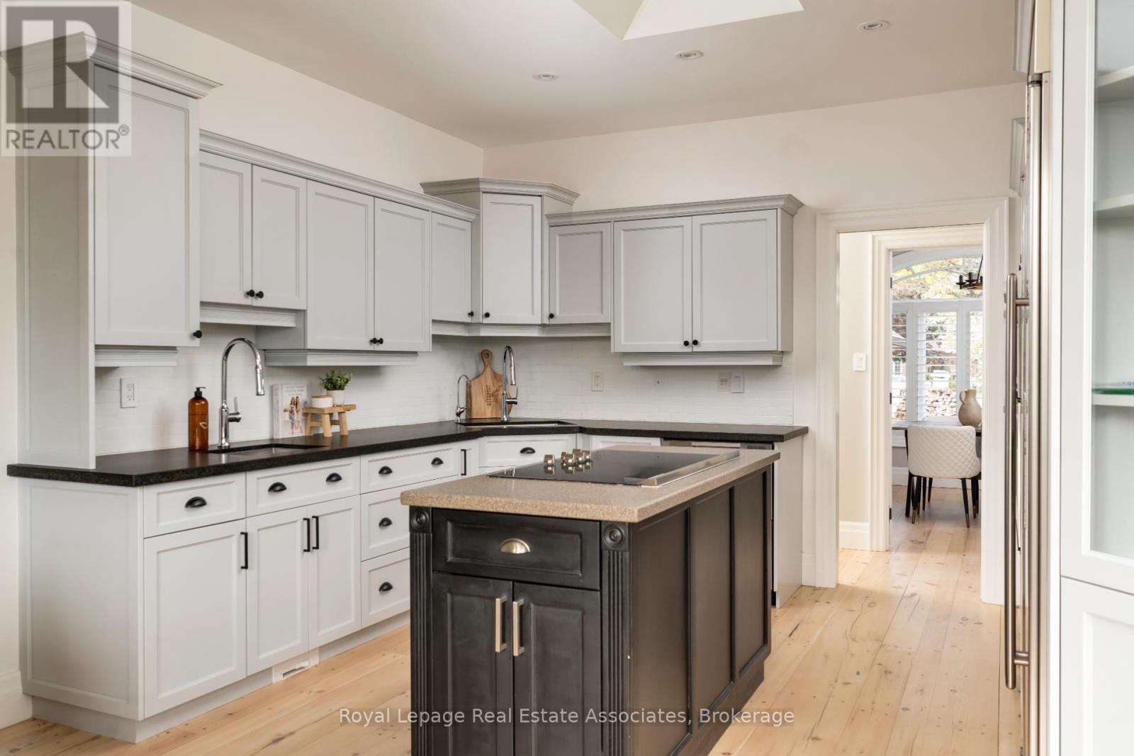 50 Lyonsview Lane, Caledon, Ontario  L7C 1P1 - Photo 11 - W12330251