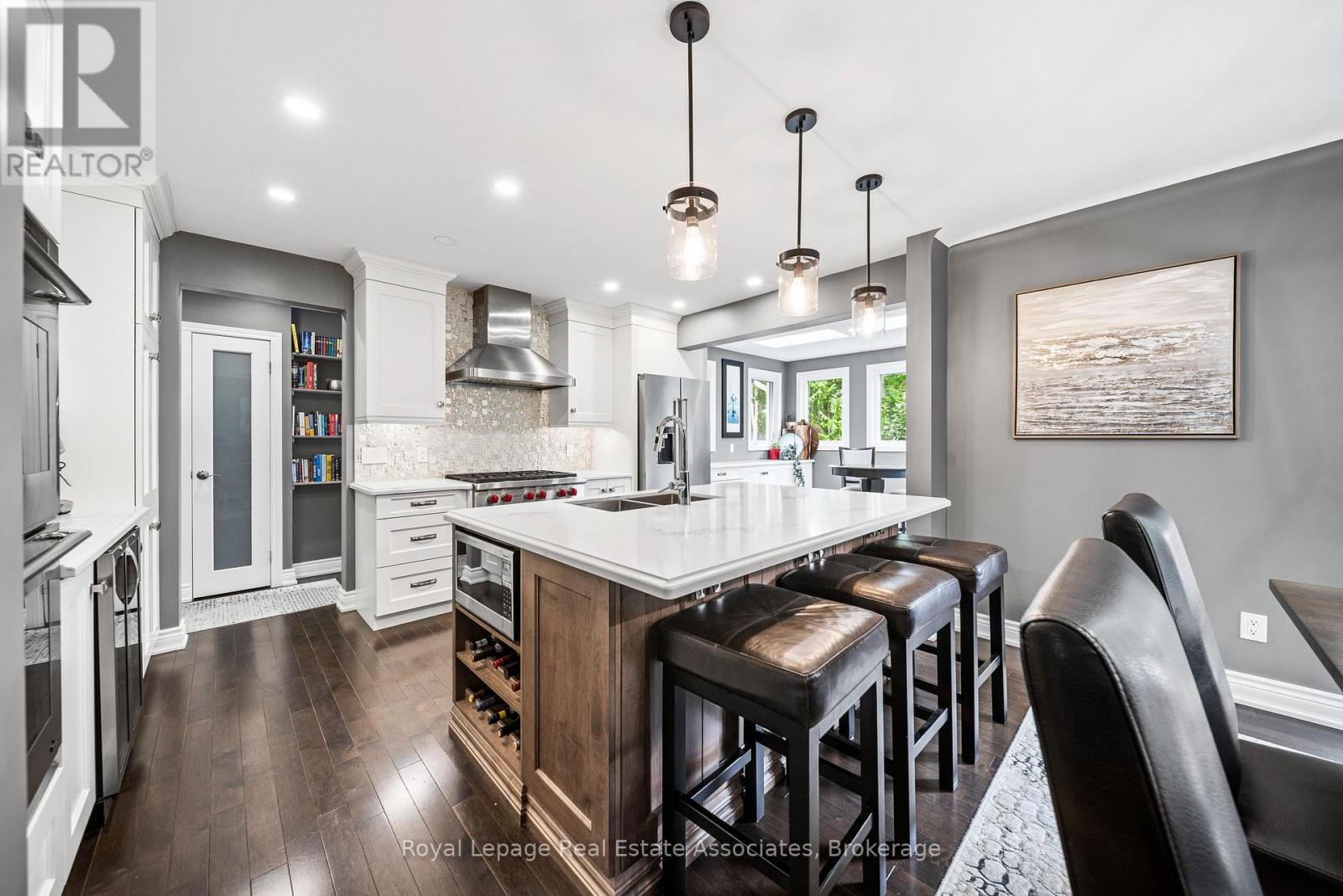 96 Delrex Boulevard, Halton Hills, Ontario  L7G 3X9 - Photo 7 - W12412372