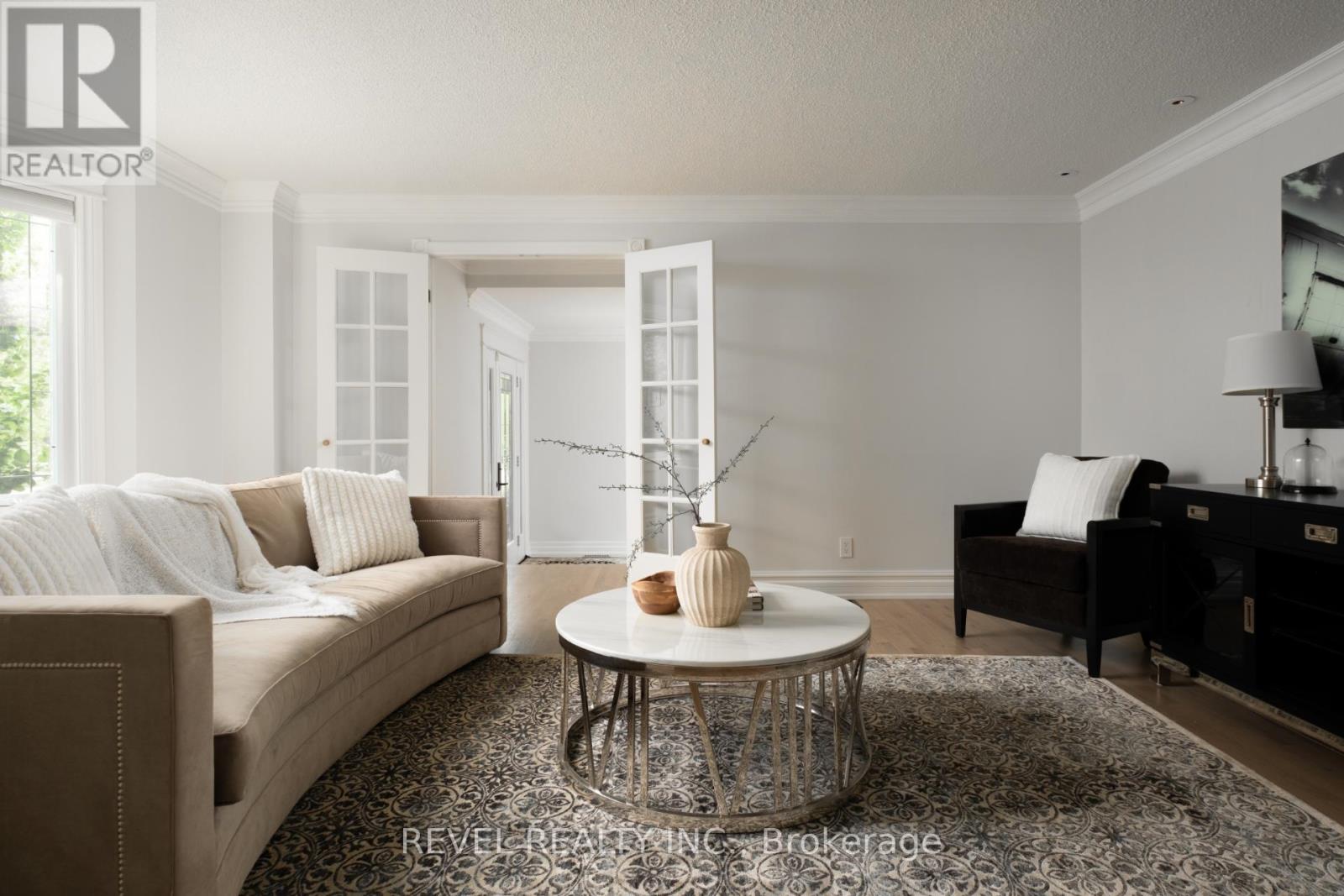 32 Cedar Drive, Caledon, Ontario L7K 1H6 - Photo 10 - W12441199