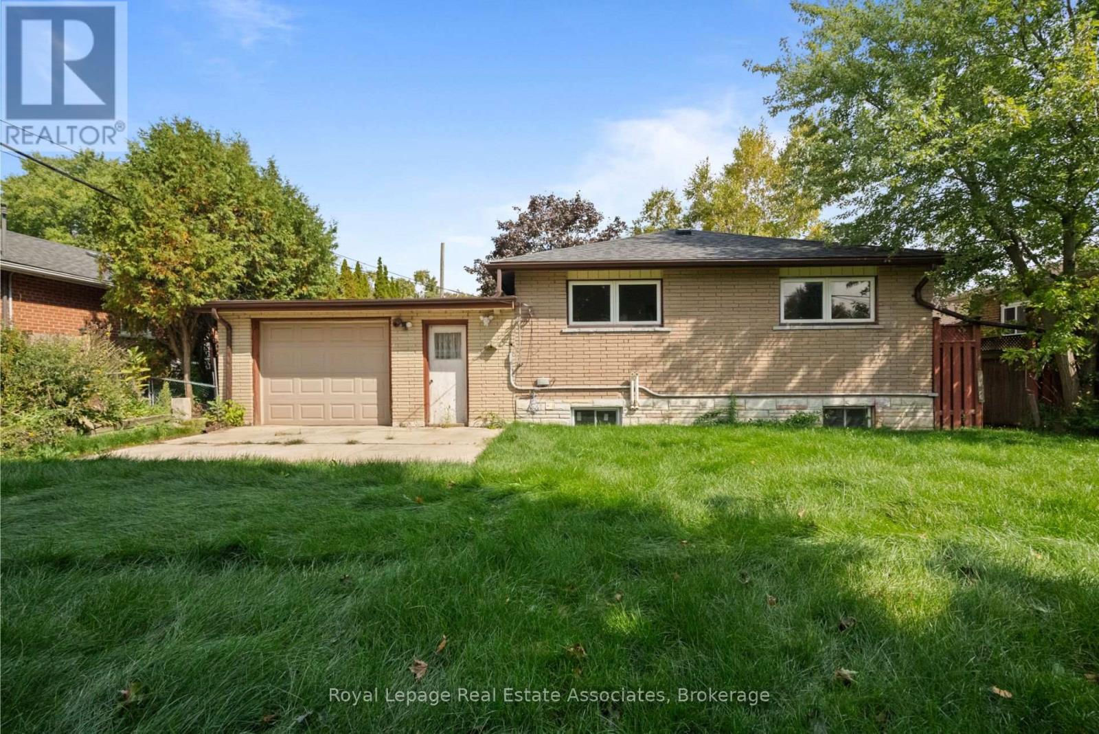 168 Tidey Avenue, Halton Hills, Ontario  L7J 1V6 - Photo 40 - W12428245