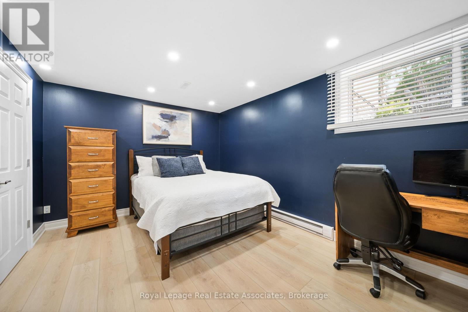 96 Delrex Boulevard, Halton Hills, Ontario  L7G 3X9 - Photo 26 - W12412372