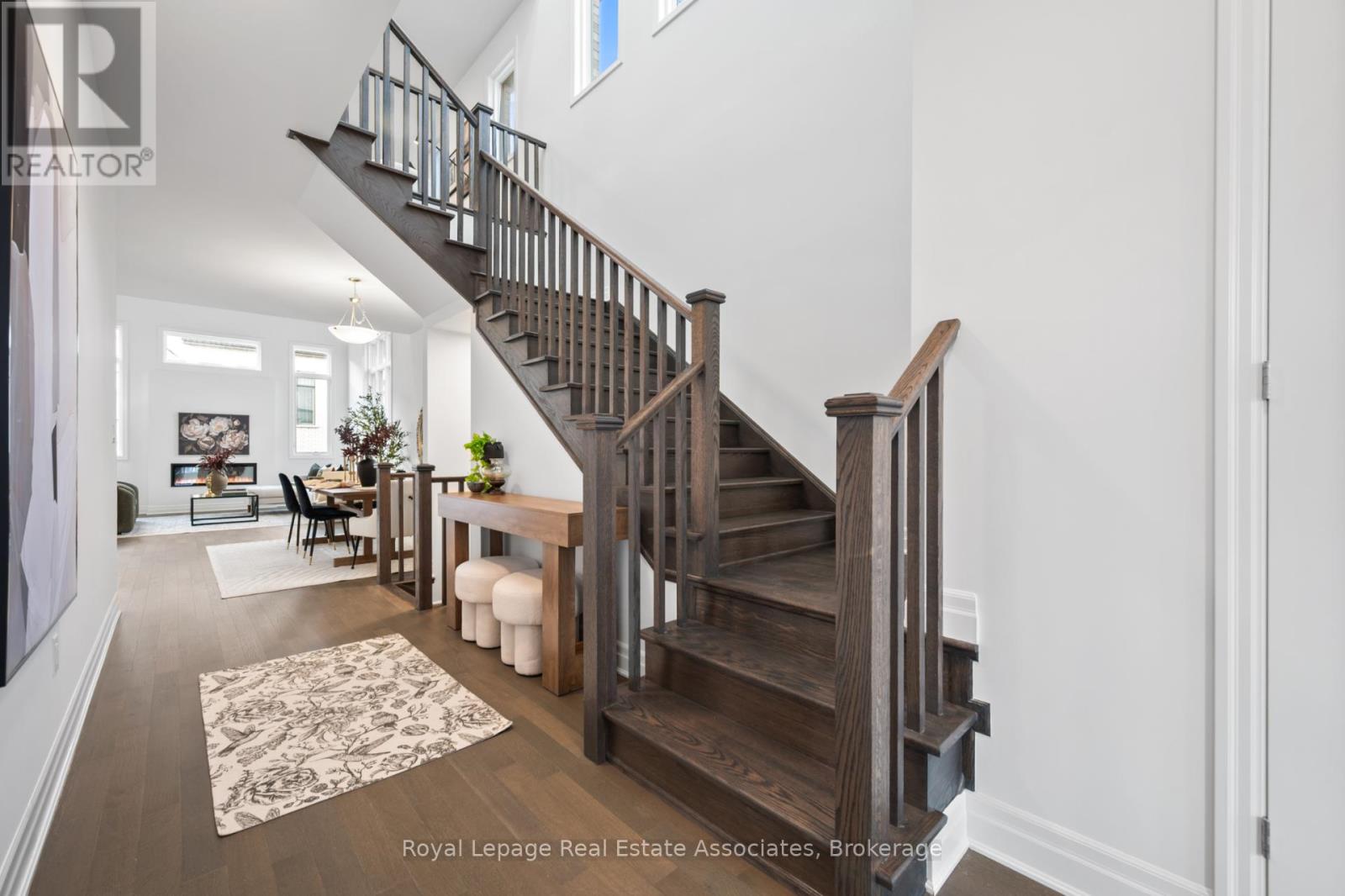 1249 Onyx Trail, Oakville, Ontario  L6H 8A8 - Photo 2 - W12516256