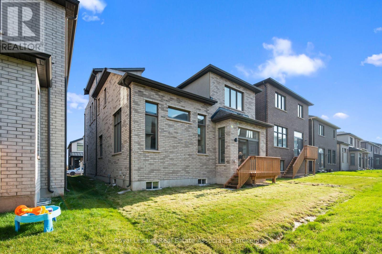 1249 Onyx Trail, Oakville, Ontario  L6H 8A8 - Photo 40 - W12516256