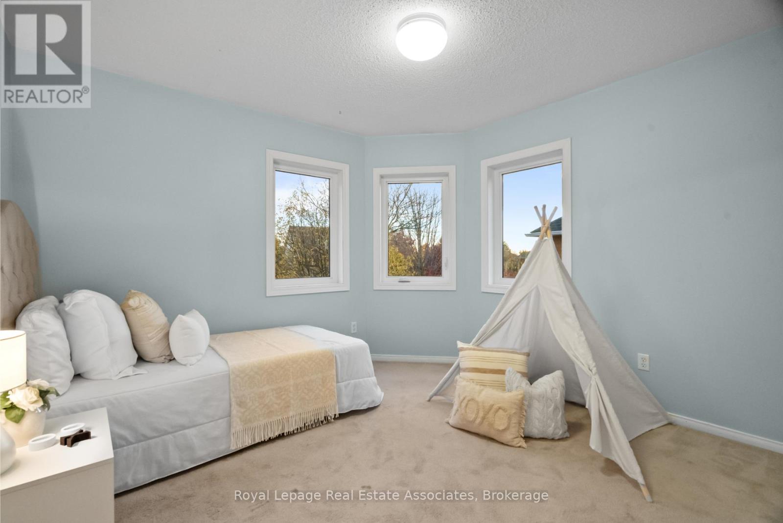 62 Pike Road, Oakville, Ontario  L6H 6C3 - Photo 21 - W12516922