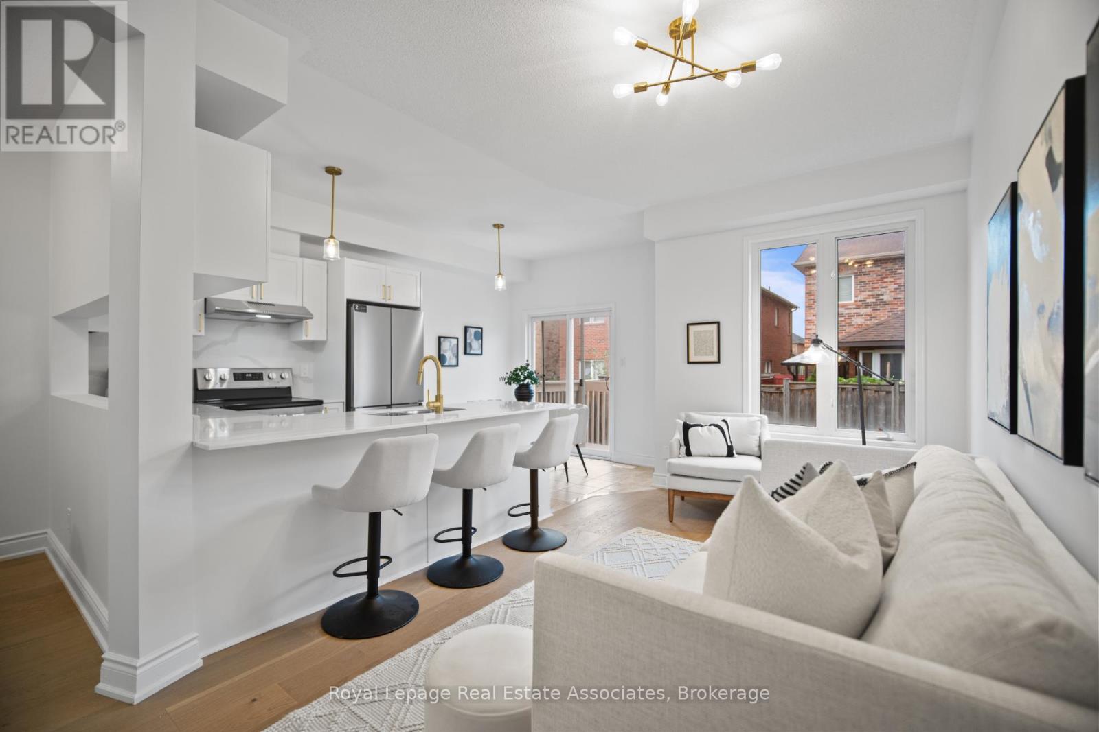 580 Courtney Valley Road, Mississauga, Ontario  L5V 0C2 - Photo 8 - W12550836