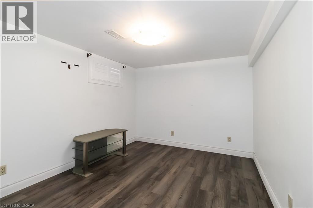 10 Albemarle Street, Brantford, Ontario  N3S 4N2 - Photo 23 - 40792000