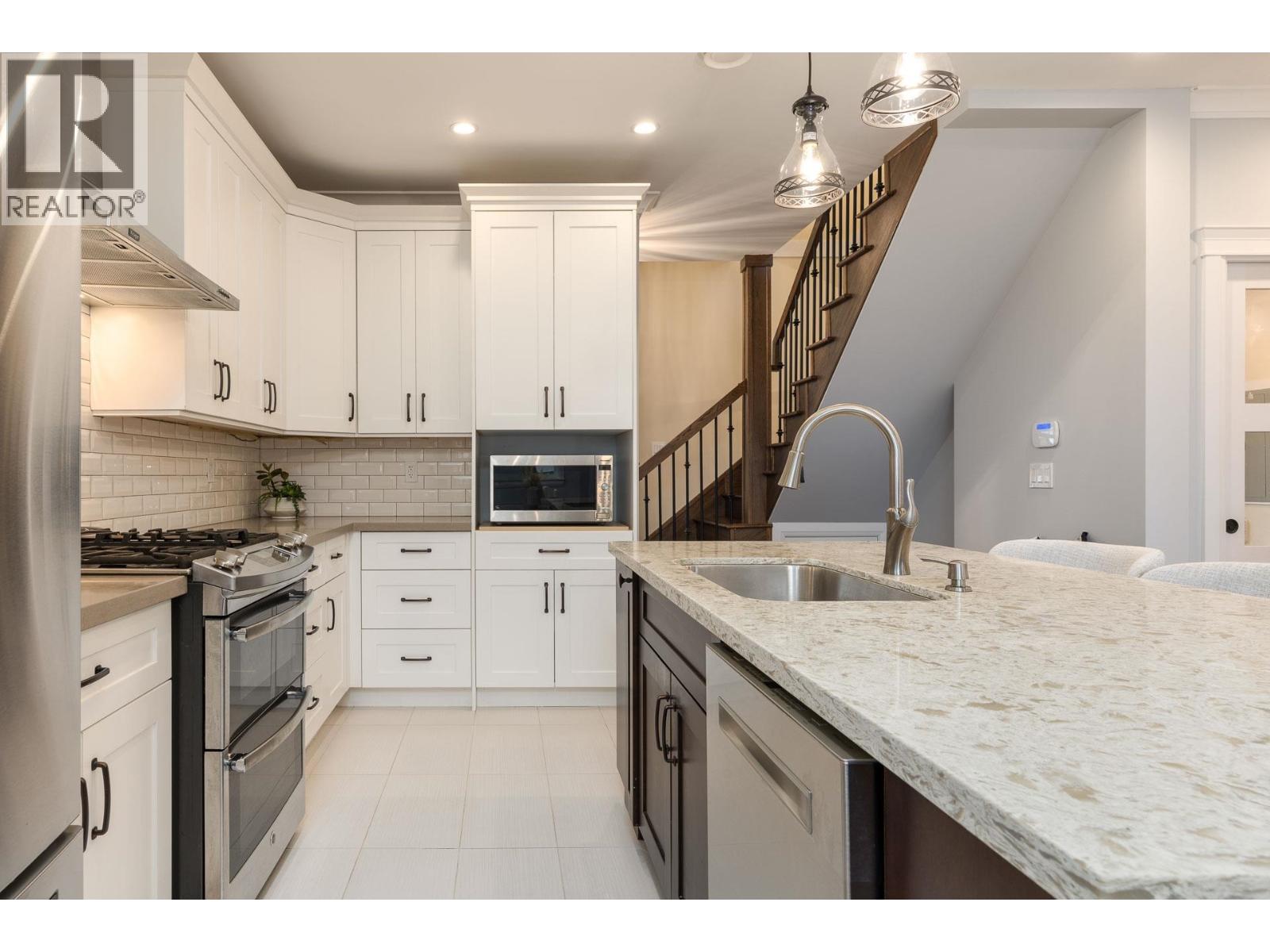 1028 Cornwall Street, New Westminster, British Columbia  V3M 1S2 - Photo 8 - R3071783