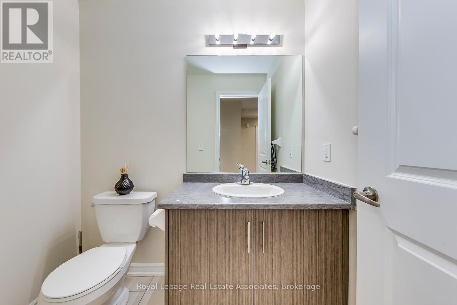 402 - 70 Halliford Place, Brampton, Ontario L6P 0N5 - Photo 23 - W12544200