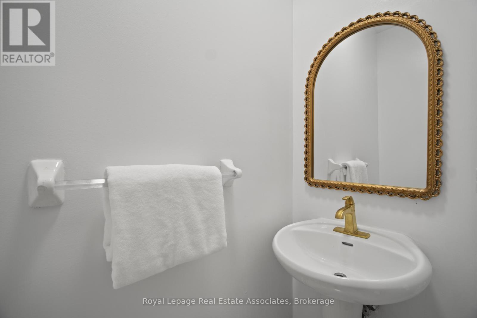 580 Courtney Valley Road, Mississauga, Ontario  L5V 0C2 - Photo 19 - W12550836