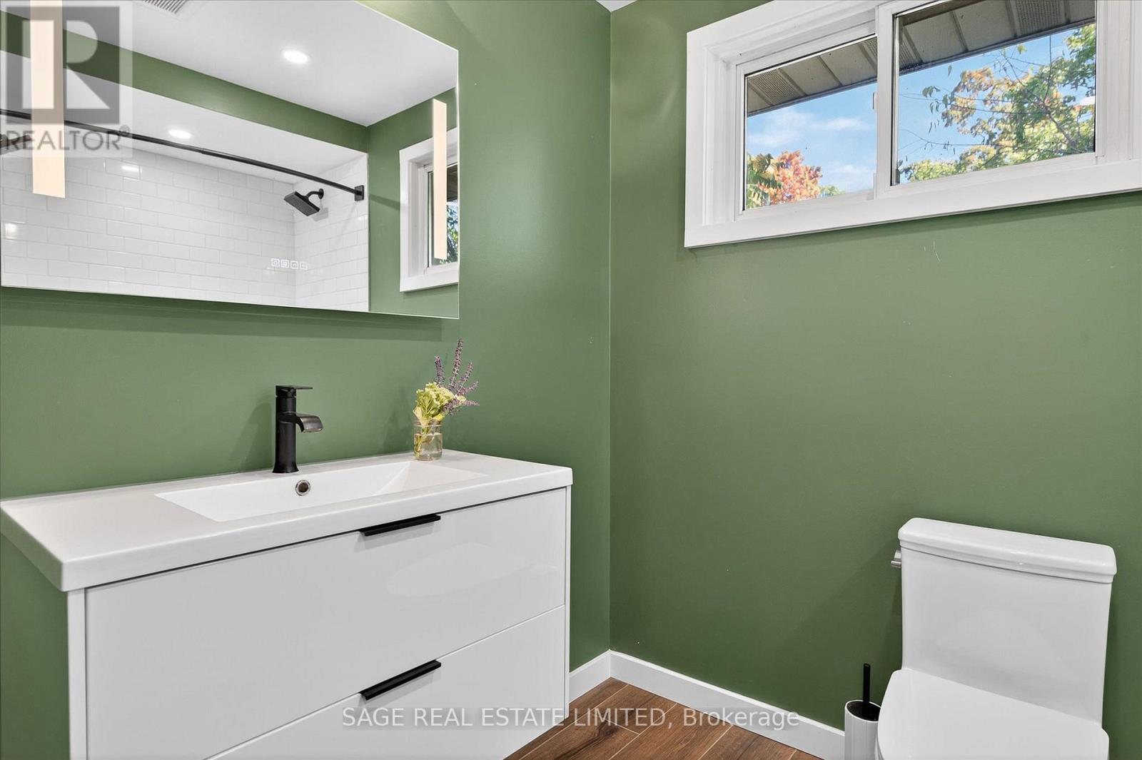 48 Queen Street, Kawartha Lakes, Ontario K0M 1A0 - Photo 15 - X12412732