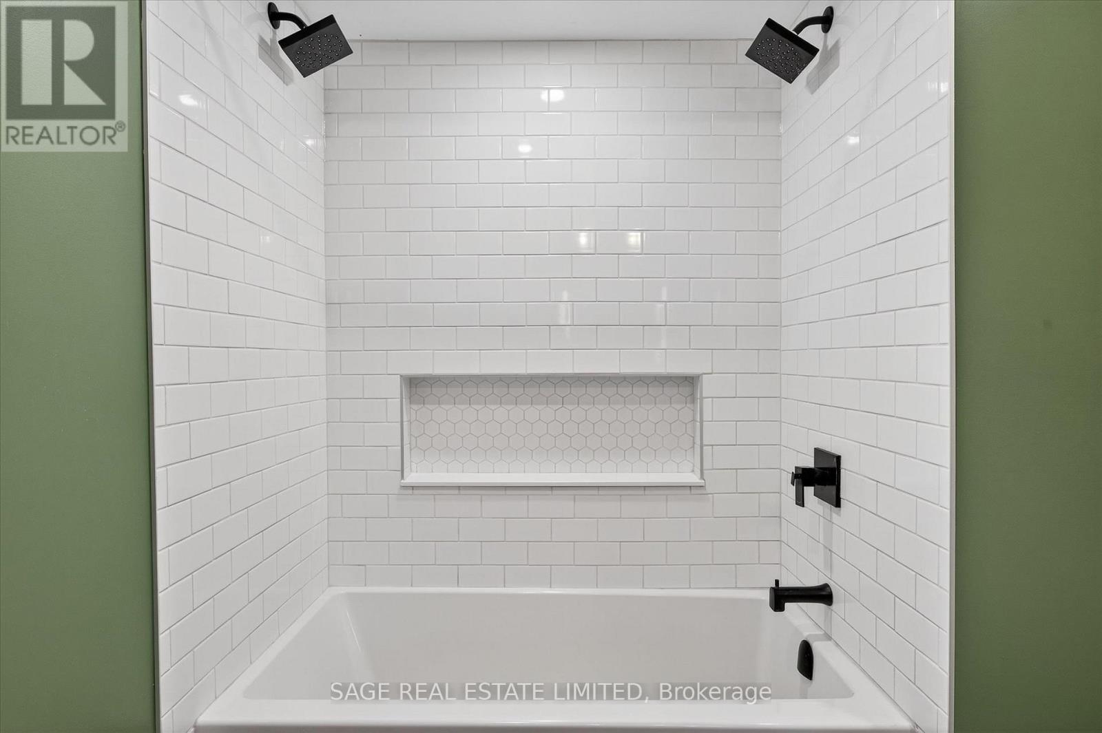 48 Queen Street, Kawartha Lakes, Ontario K0M 1A0 - Photo 16 - X12412732