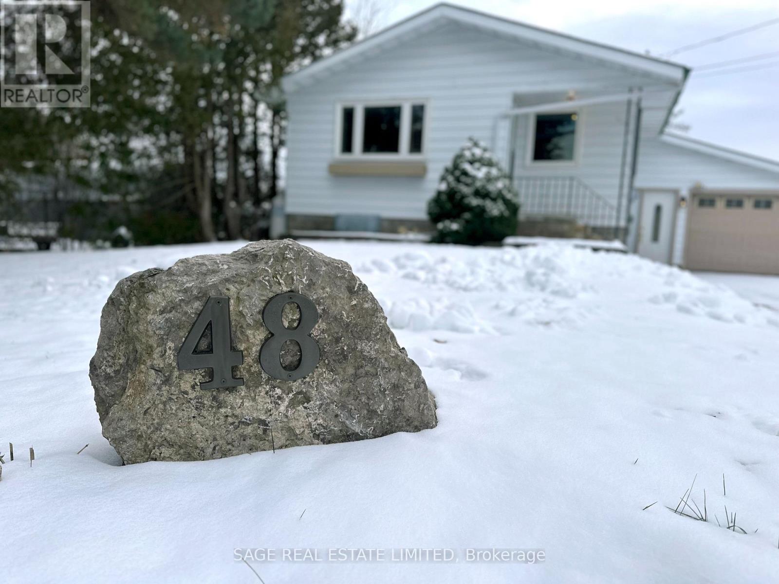 48 QUEEN STREET, Kawartha Lakes, Ontario