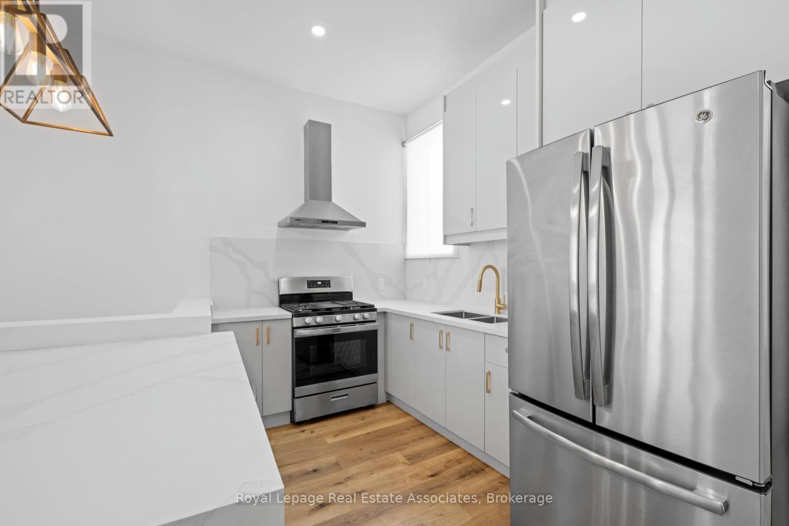 #a - 153 Bay Street N, Hamilton, Ontario L8R 2P5 - Photo 7 - X12539194