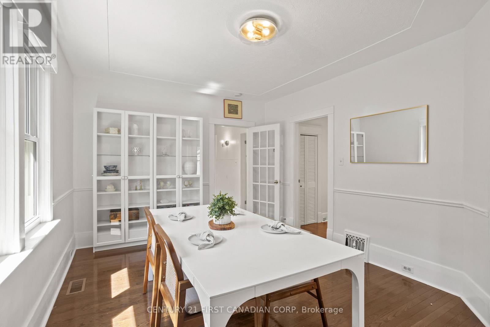 872 Lovett Street, London East, Ontario  N5Z 1N5 - Photo 12 - X12438520