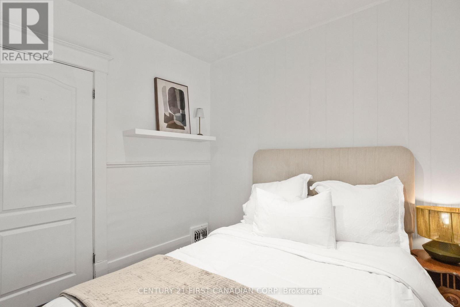 872 Lovett Street, London East, Ontario  N5Z 1N5 - Photo 21 - X12438520