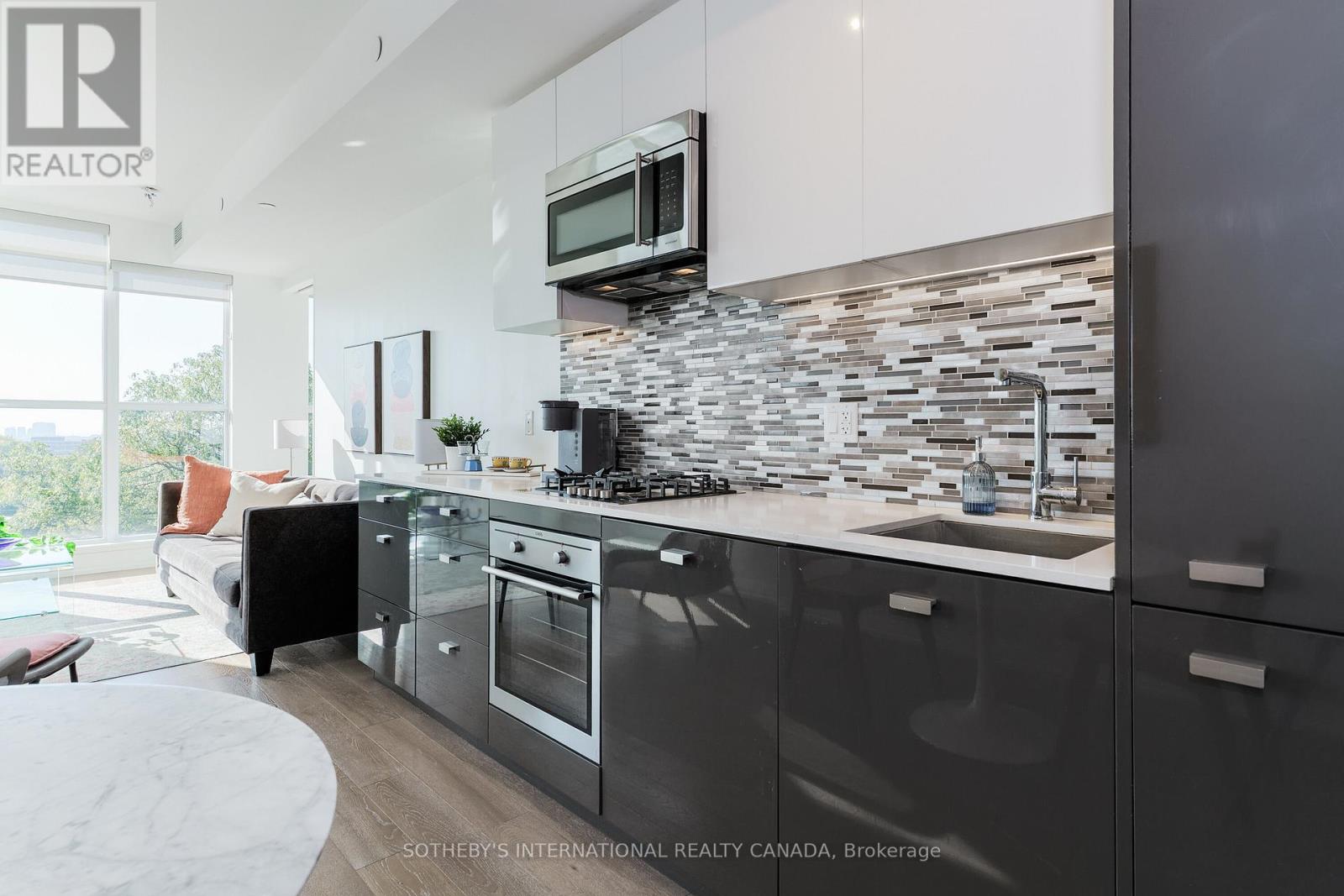 707 - 835 St. Clair Avenue W, Toronto, Ontario  M6C 0A8 - Photo 5 - C12597100