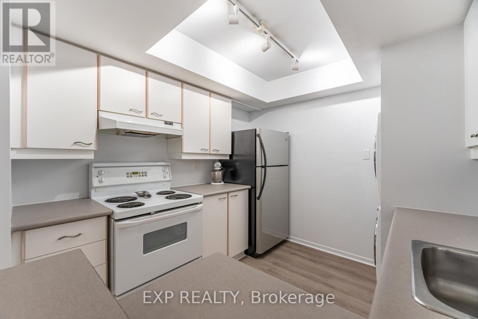 617 - 1001 Bay Street, Toronto, Ontario  M5S 3A6 - Photo 10 - C12597110