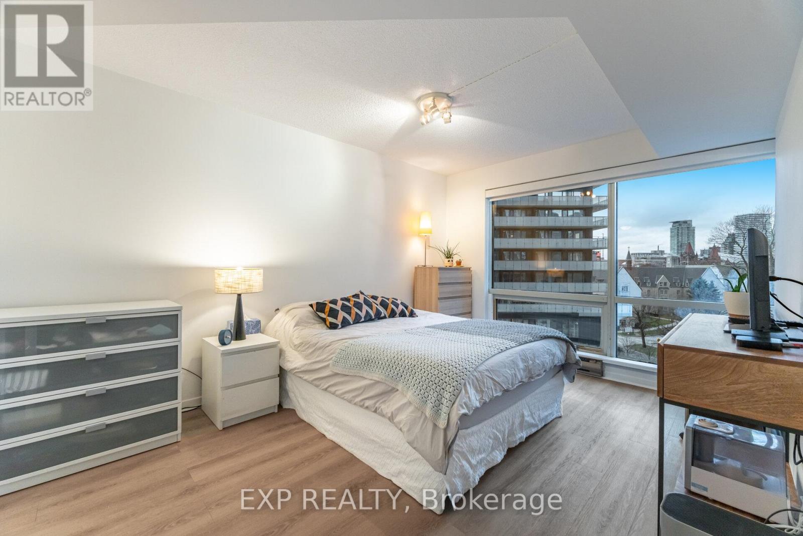 617 - 1001 Bay Street, Toronto, Ontario  M5S 3A6 - Photo 12 - C12597110