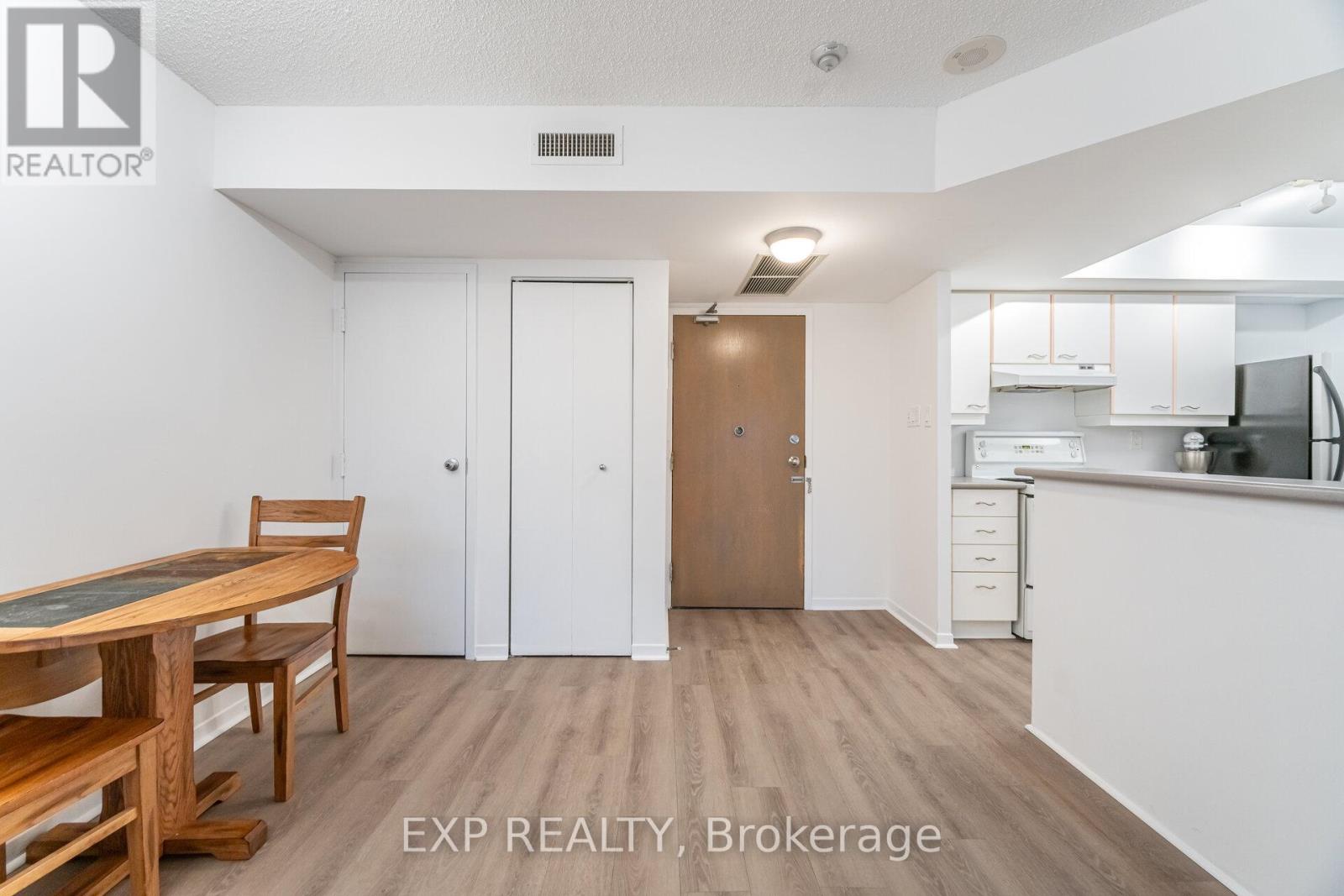 617 - 1001 Bay Street, Toronto, Ontario  M5S 3A6 - Photo 3 - C12597110