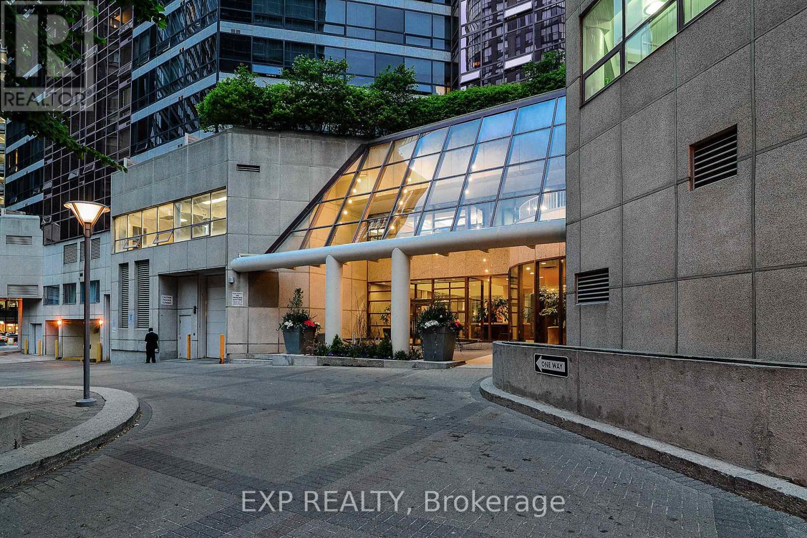 617 - 1001 Bay Street, Toronto, Ontario  M5S 3A6 - Photo 36 - C12597110