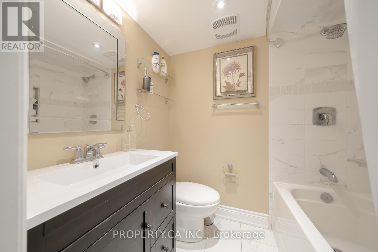 7 - 963 Avenue Road, Toronto, Ontario  M5P 2K9 - Photo 10 - C12597152