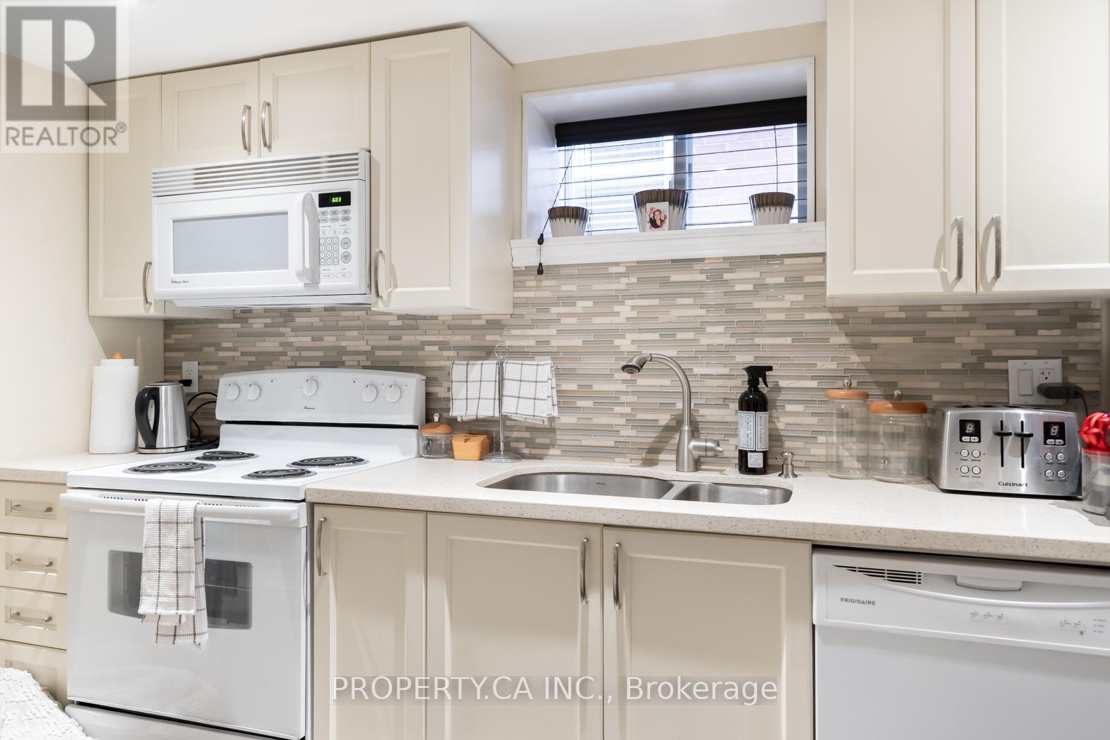 7 - 963 Avenue Road, Toronto, Ontario  M5P 2K9 - Photo 7 - C12597152