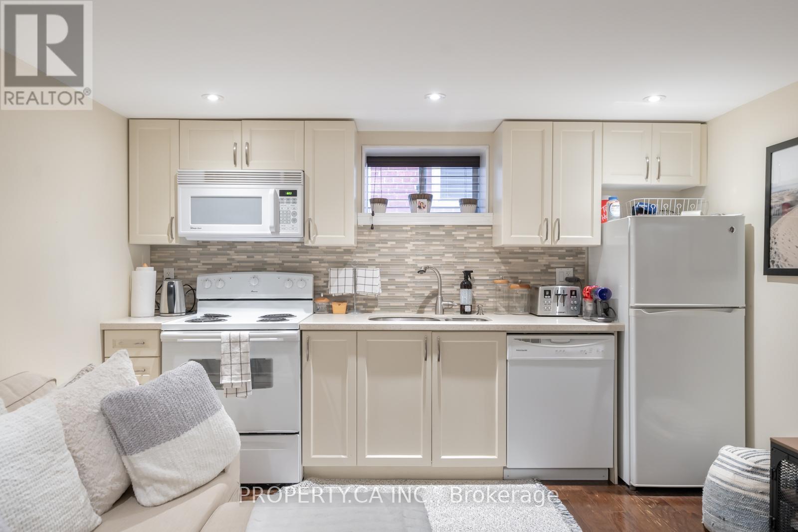 7 - 963 Avenue Road, Toronto, Ontario  M5P 2K9 - Photo 8 - C12597152