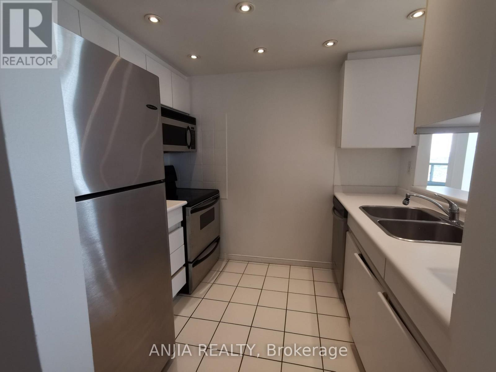 3710 - 7 Concorde Place, Toronto, Ontario M3C 3N4 - Photo 5 - C12597180