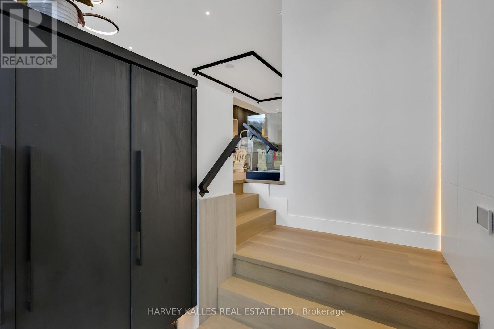 232 Snowdon Avenue, Toronto, Ontario  M4N 2B3 - Photo 4 - C12597198