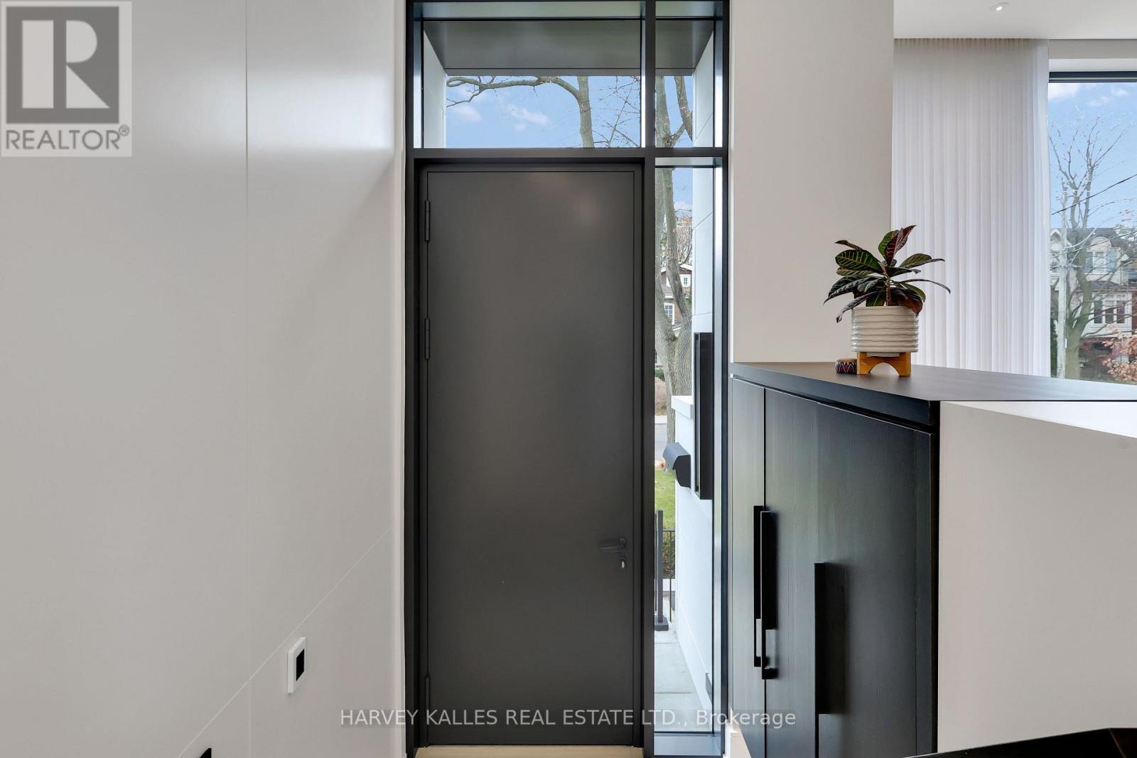 232 Snowdon Avenue, Toronto, Ontario  M4N 2B3 - Photo 5 - C12597198