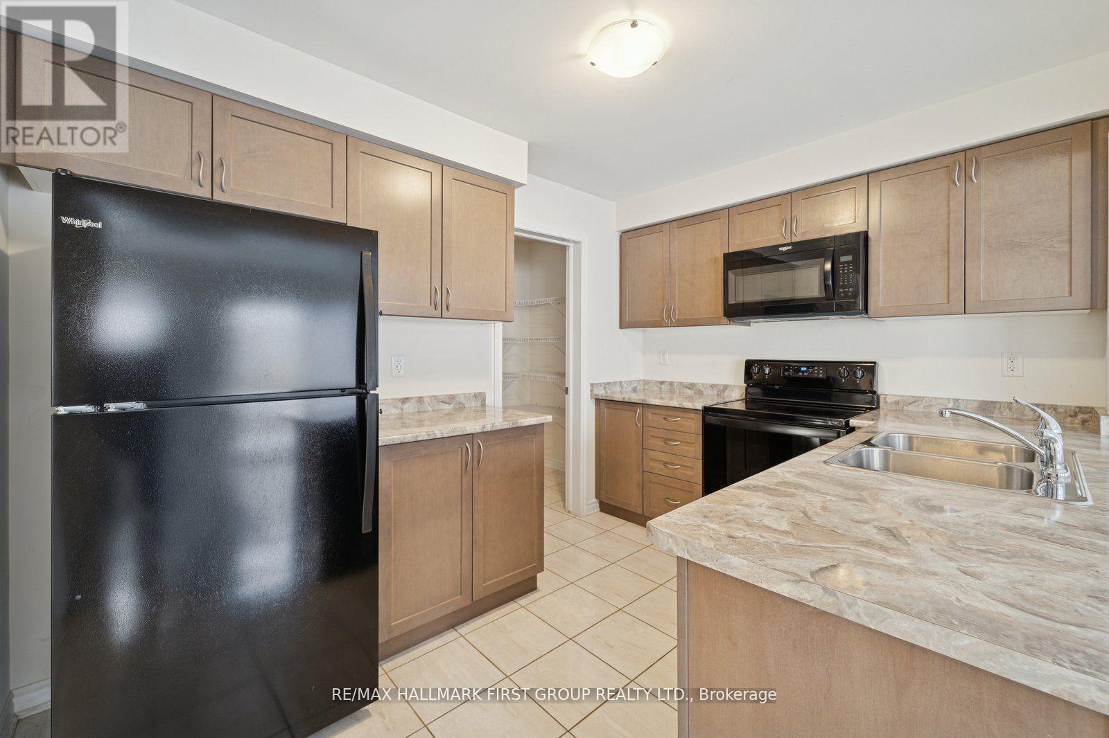 2442 Fall Harvest Crescent, Pickering, Ontario  L1X 0E8 - Photo 4 - E12597146