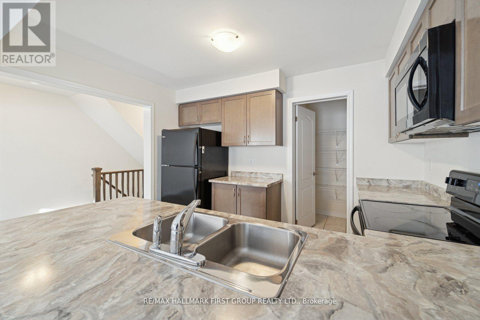 2442 Fall Harvest Crescent, Pickering, Ontario  L1X 0E8 - Photo 5 - E12597146