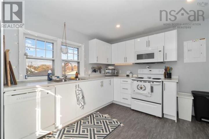3176 Stanford Street, Halifax, Nova Scotia  B3L 4E1 - Photo 2 - 202528982