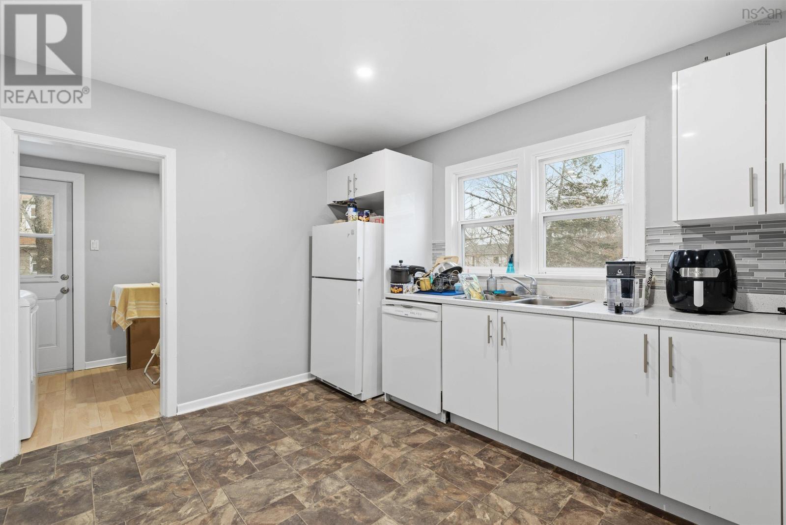 3176 Stanford Street, Halifax, Nova Scotia  B3L 4E1 - Photo 4 - 202528982