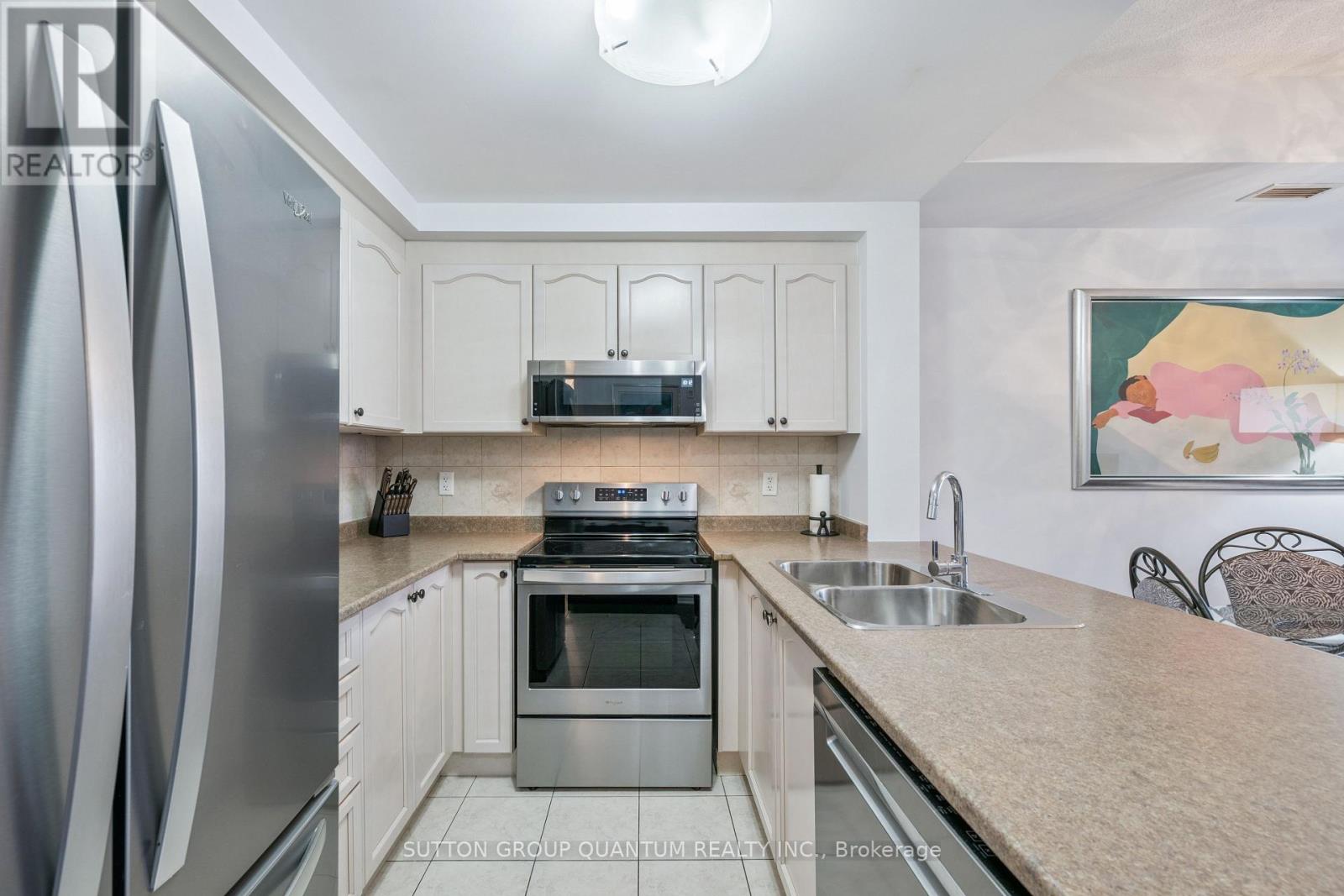 213 - 8 Maison Parc Court, Vaughan, Ontario  L4J 9K5 - Photo 5 - N12597130