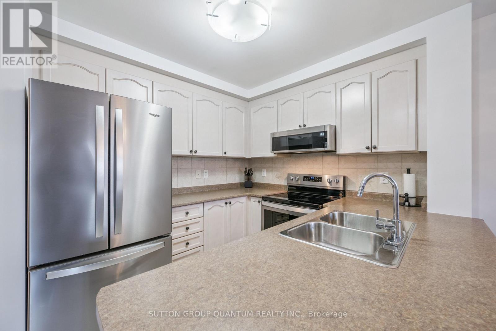 213 - 8 Maison Parc Court, Vaughan, Ontario  L4J 9K5 - Photo 7 - N12597130