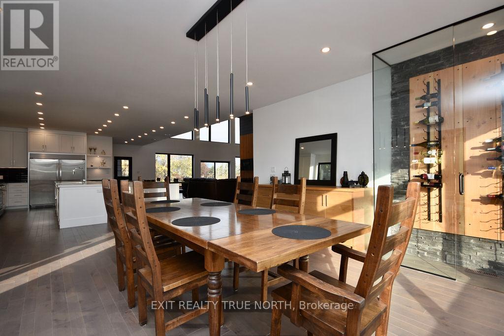 57 Glenhuron Drive, Springwater (Midhurst), Ontario  L4M 6T4 - Photo 19 - S12597102